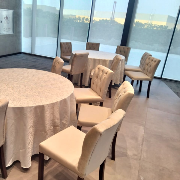 طاولات وكراسي للإيجار في الرياض - تاجير كراسي وطاولات - تأجير أثاث فاخر للفعاليات- تاجير طاولات وكراسي الرياض Tables and Chairs for Rent in Riyadh 2026