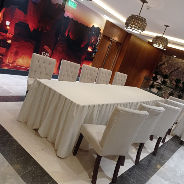 طاولات وكراسي للإيجار في الرياض - تاجير كراسي وطاولات - تأجير أثاث فاخر للفعاليات- تاجير طاولات وكراسي الرياض Tables and Chairs for Rent in Riyadh 2026